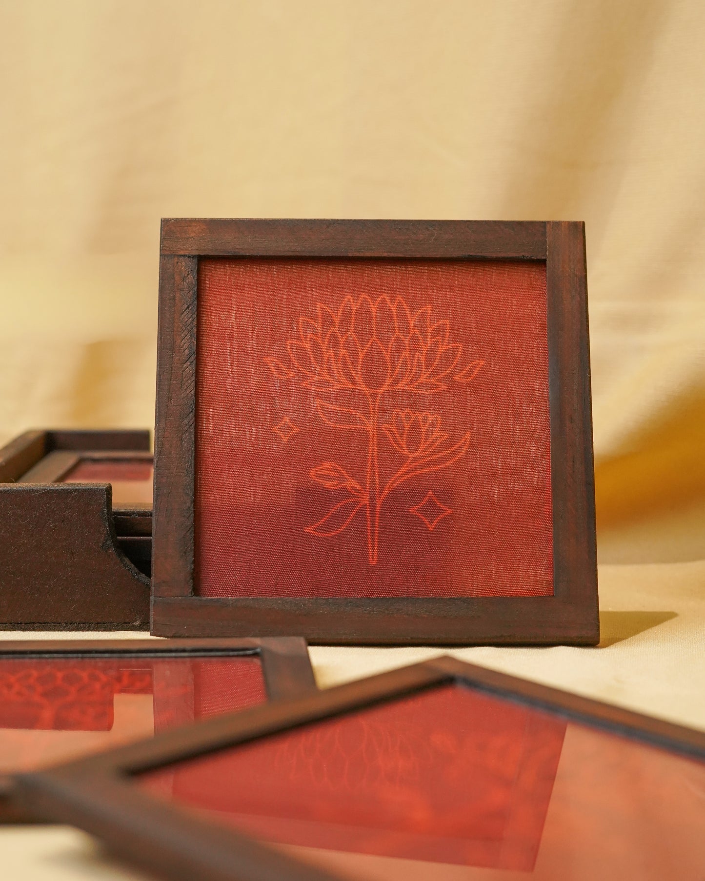 Shukr Red Coaster Set